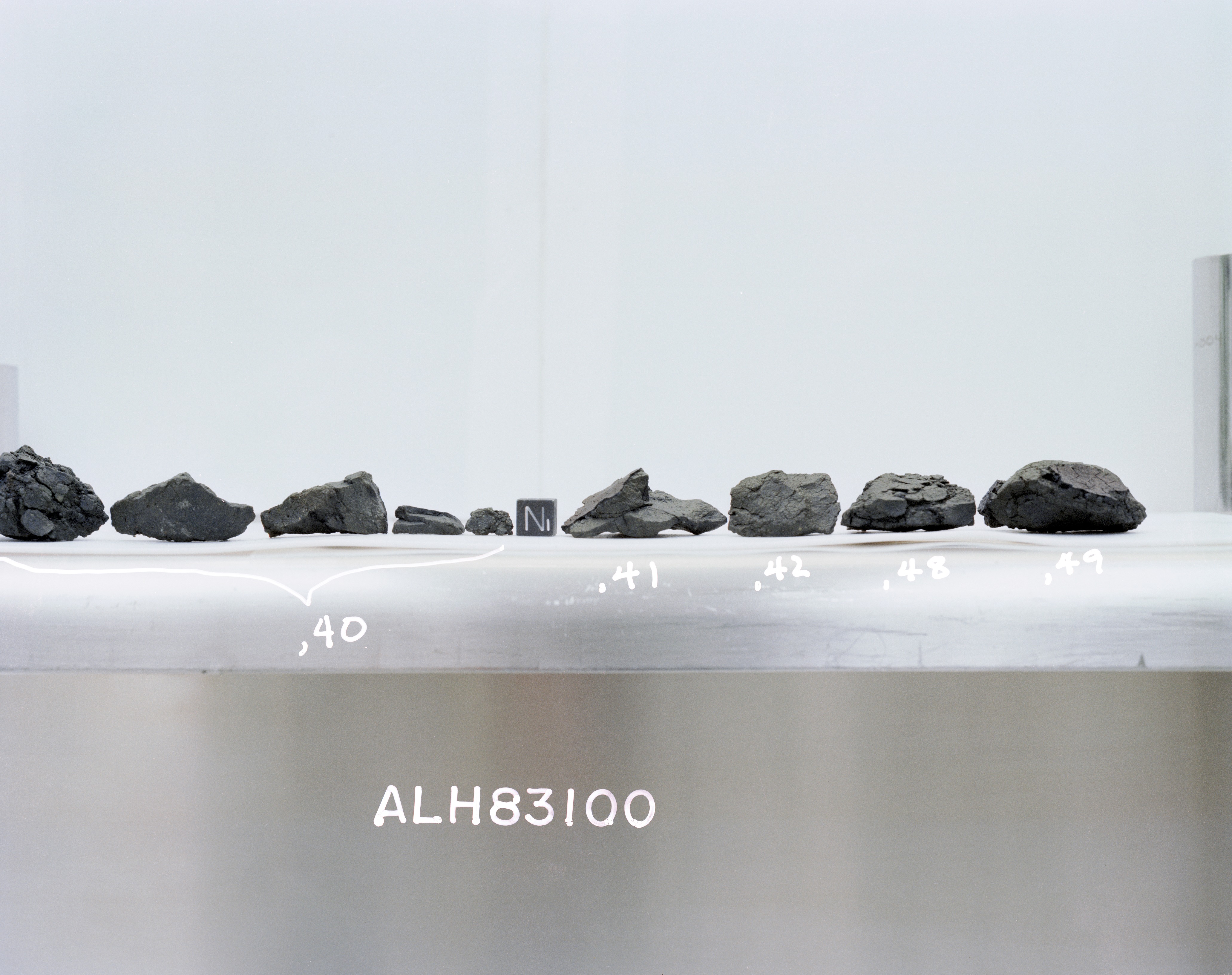 D3. Lab Photo of Sample ALH 83100 (Photo Number s86-28551)
