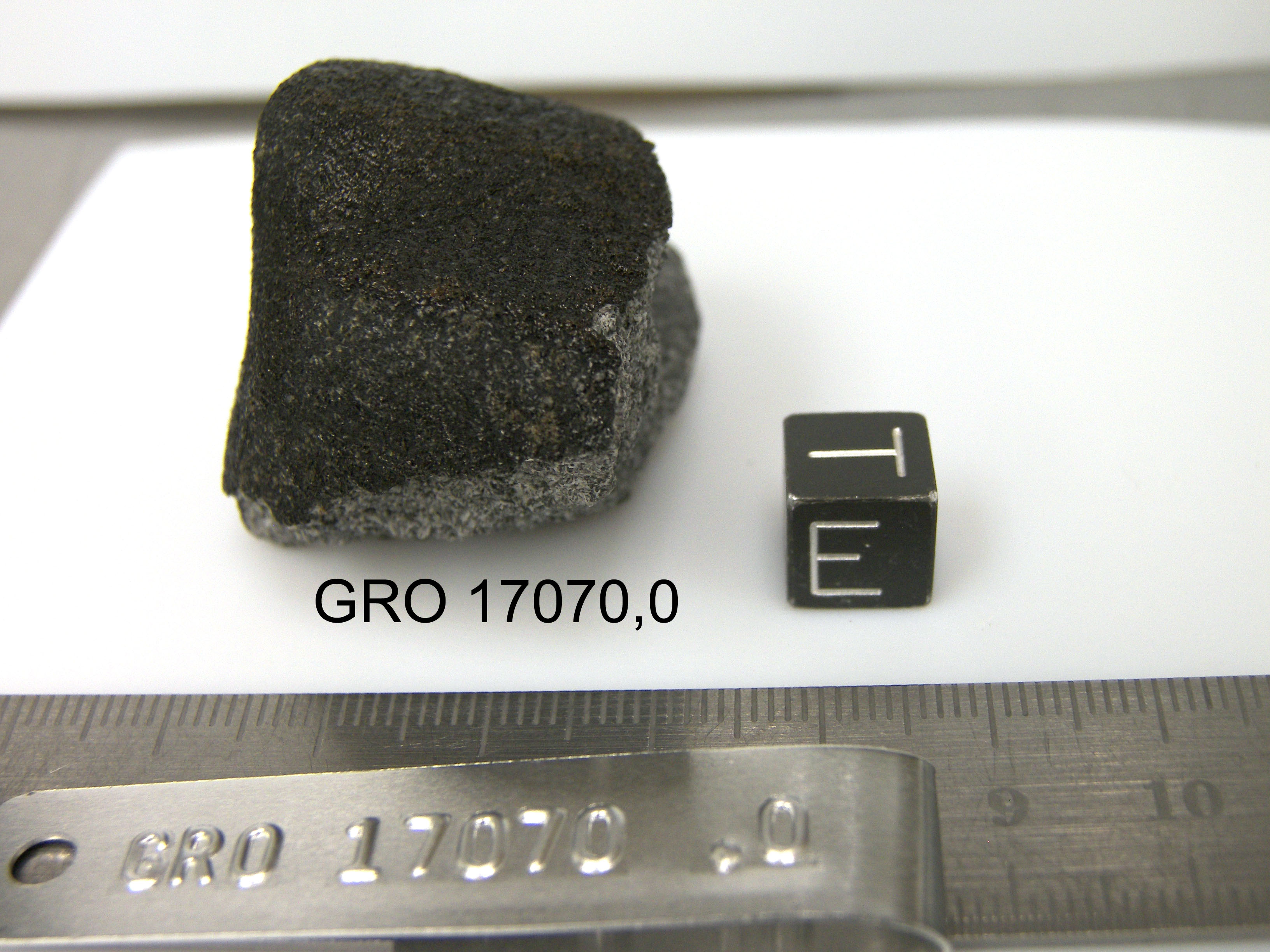 Lab Photo of Sample GRO 17070 Displaying East Orientation