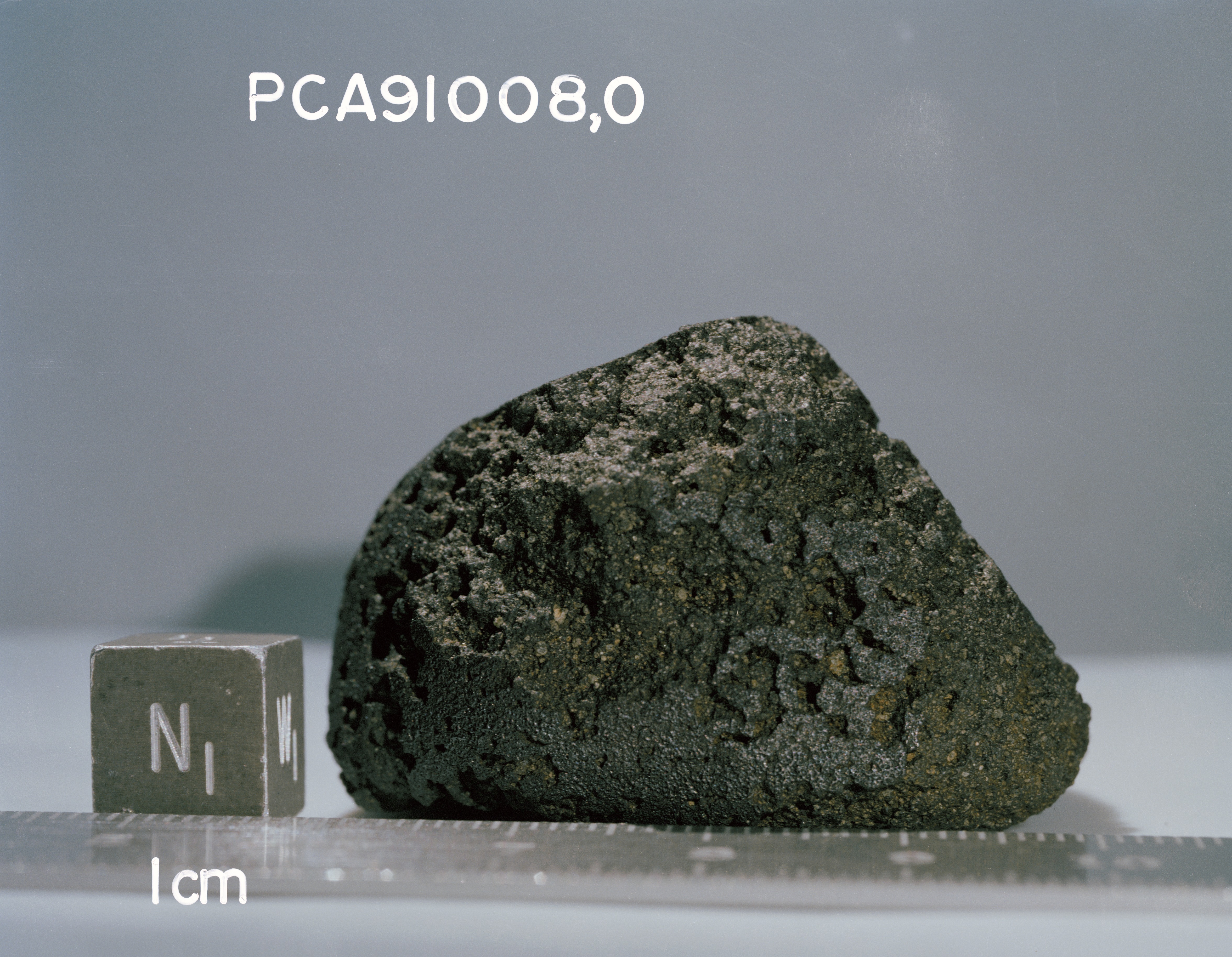 Lab Photo of Sample PCA 91008 (Photo Number s92-37808)