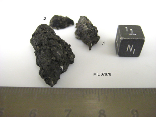 Lab Photograph of Splits View of Sample MIL 07678
