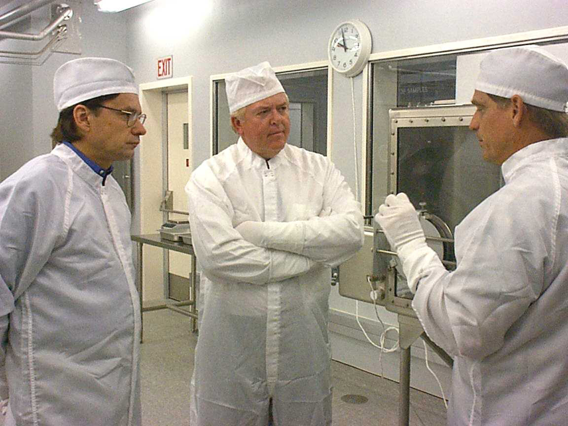 Alan Ludwig, Assistant to the Chariman, and Lou Dobbs, Chairman of the Board of space.com, and Gary Lofgren