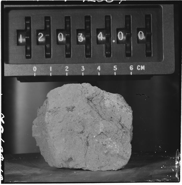 Black and white stereo photograph of Apollo 12 Sample 12034,0.