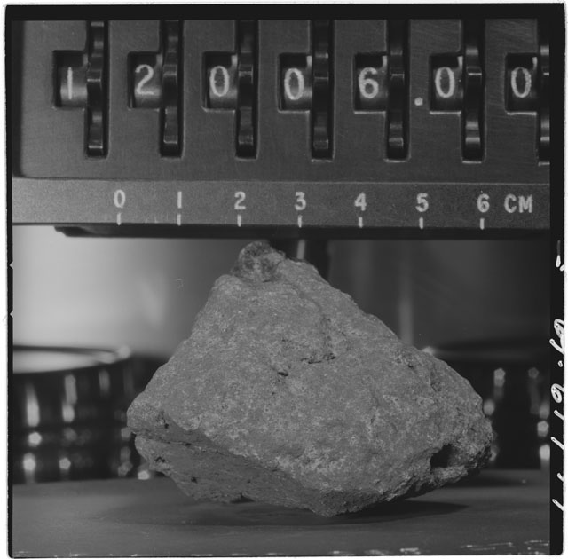 Black and white stereo photograph of Apollo 12 Sample 12006,0.