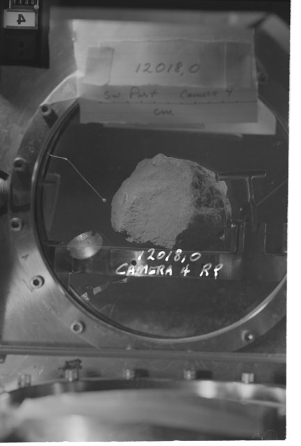 Black and white stereo photograph of Apollo 12 Sample 12018,0 using Camera IV angle R.