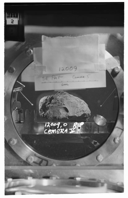 Black and white stereo photograph of Apollo 12 Sample 12009,0 using Camera V angle R.