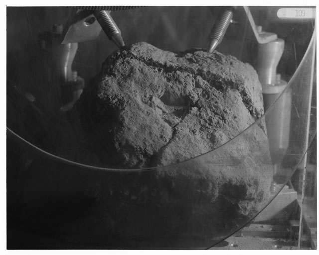 Black and White Processing Photo of Apollo 14 Sample 14321,0
