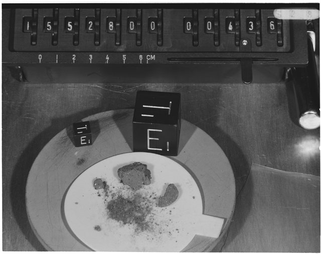 Inventory Photograph of Apollo 15 Sample(s) 15528