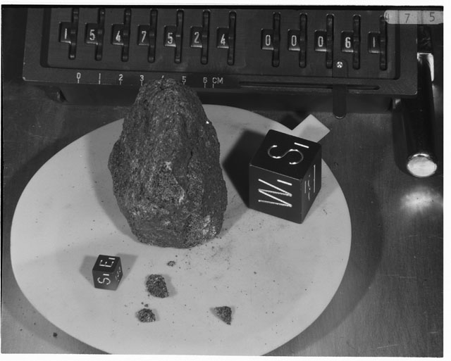 Inventory Photograph of Apollo 15 Sample(s) 15475,24