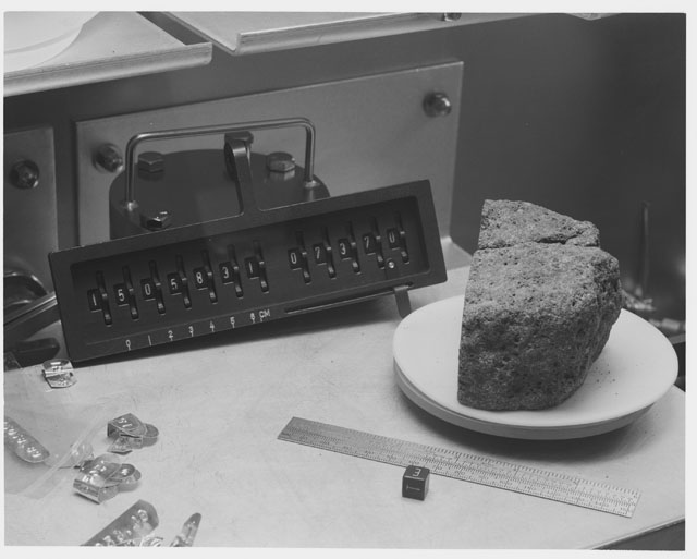Inventory Photograph of Apollo 15 Sample(s) 15058,31