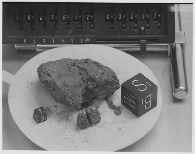 Inventory Photograph of Apollo 15 Sample(s) 15476,12