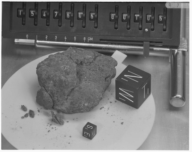 Inventory Photograph of Apollo 15 Sample(s) 15476,06