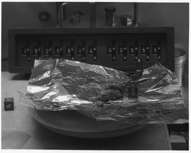 Inventory Photograph of Apollo 15 Sample(s) 15059,14