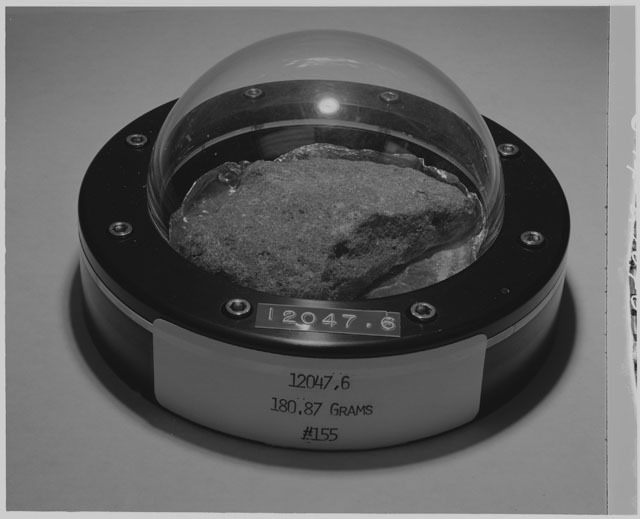 Black and white Processing photograph of Apollo 12 Sample(s) 12047,6 of a Display Sample.