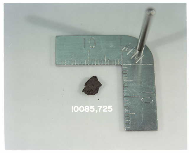 Color photograph of Apollo 11 Sample(s) 10085,725; Processing photograph displaying >1 MM fines .