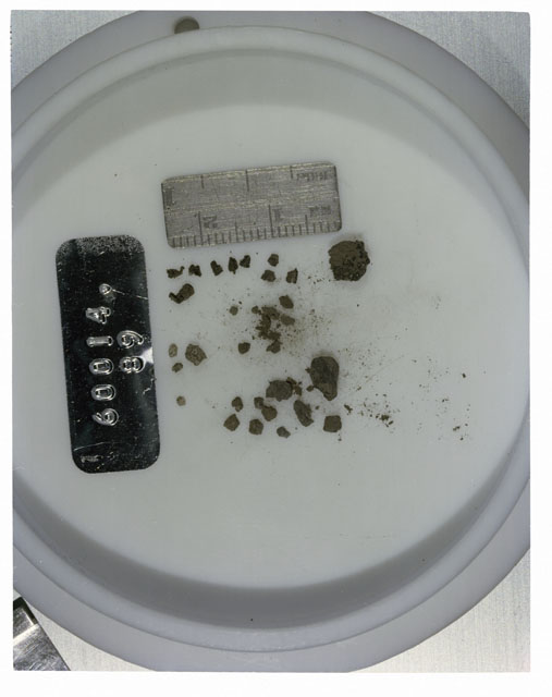 Color photograph of Apollo 16 Core Sample 60014,89; Processing photograph displaying >1 MM Core Fines .